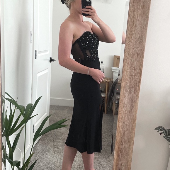 City Triangles Dresses & Skirts - NWT CITY TRIANGLES Black High Slit Formal Gown